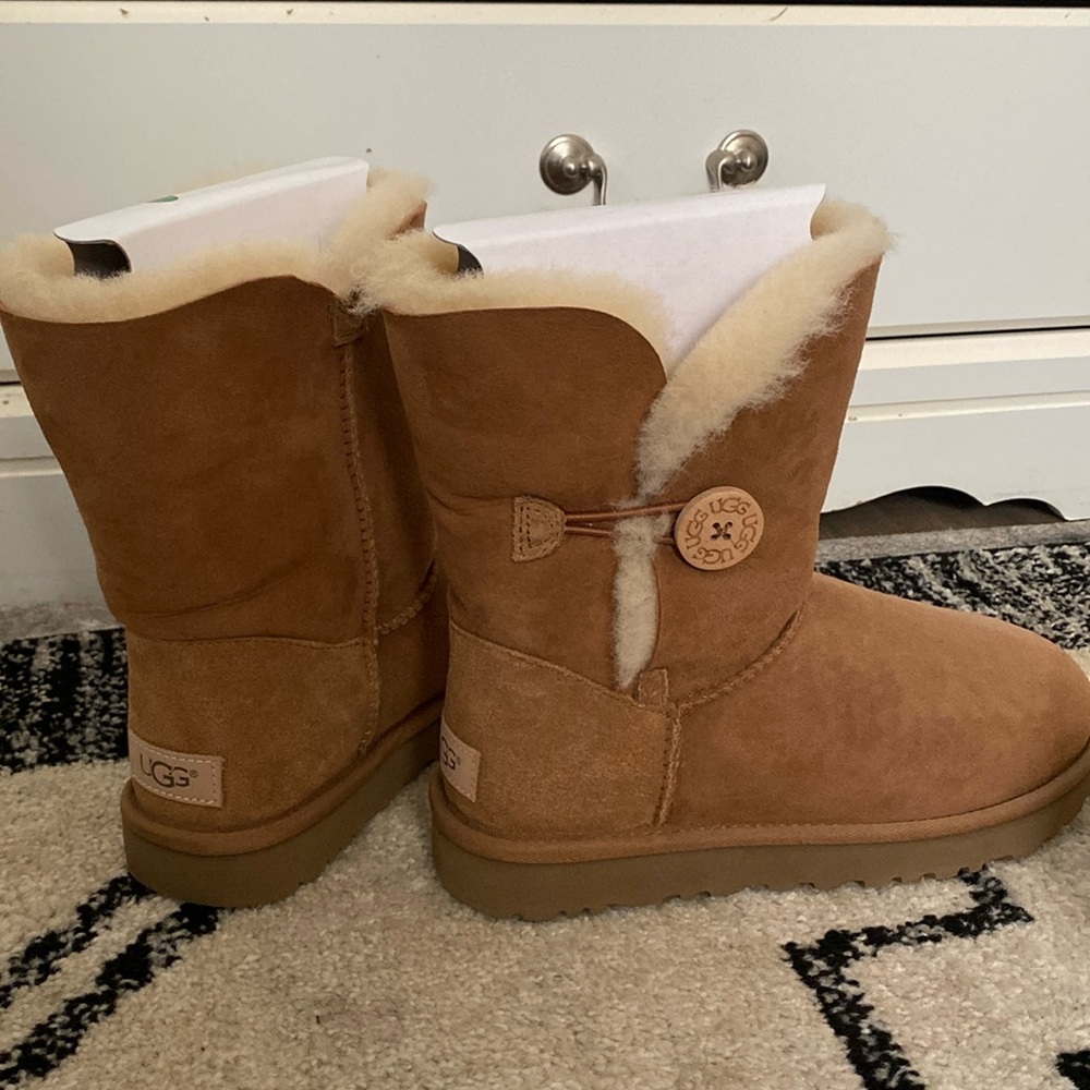 Ugg Bailey Button Short Chestnut